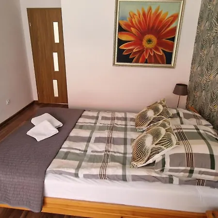 Ferienwohnung Cudowny Zakatek Z Ogrodem I Basenem Bukwica  Zimmer foto