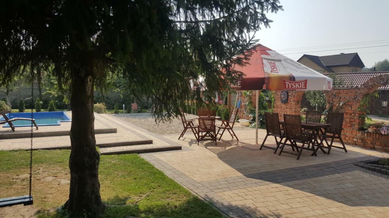 Cudowny Zakatek Z Ogrodem I Basenem