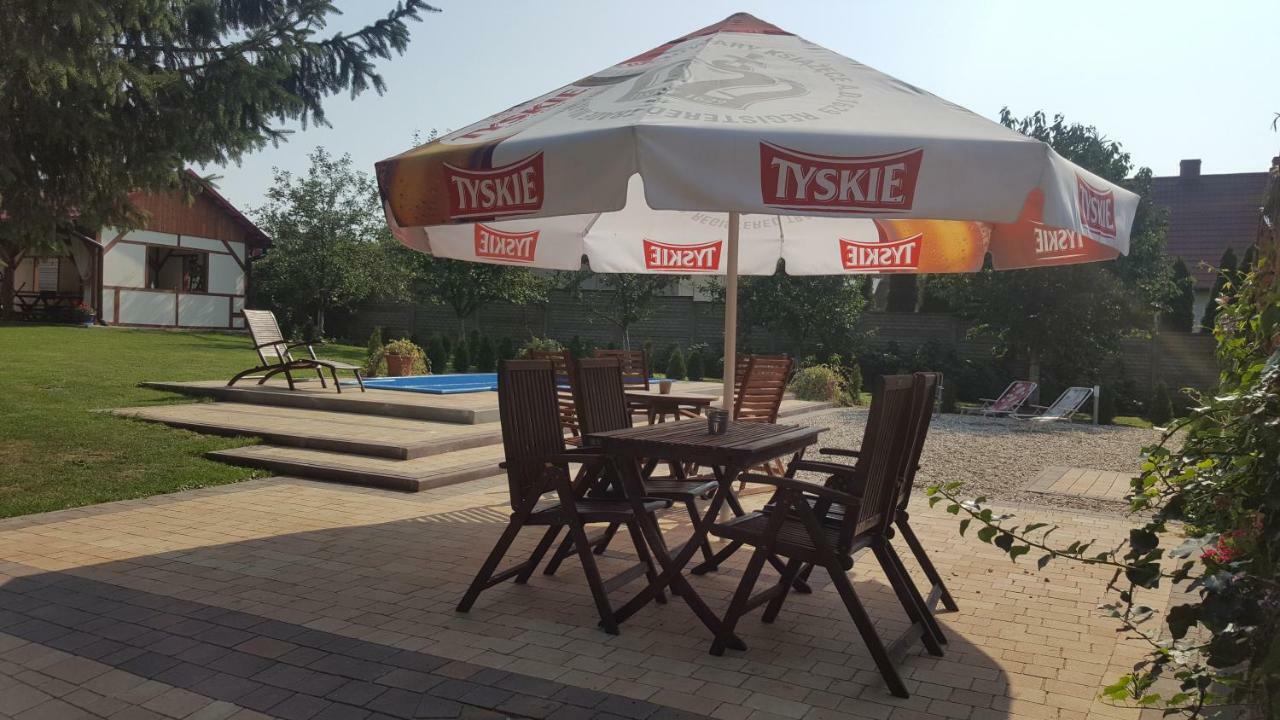 Cudowny Zakatek Z Ogrodem I Basenem